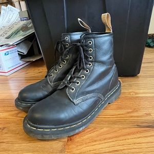 Vegan Doc Martens Air Wair Mens 8 Women’s 10